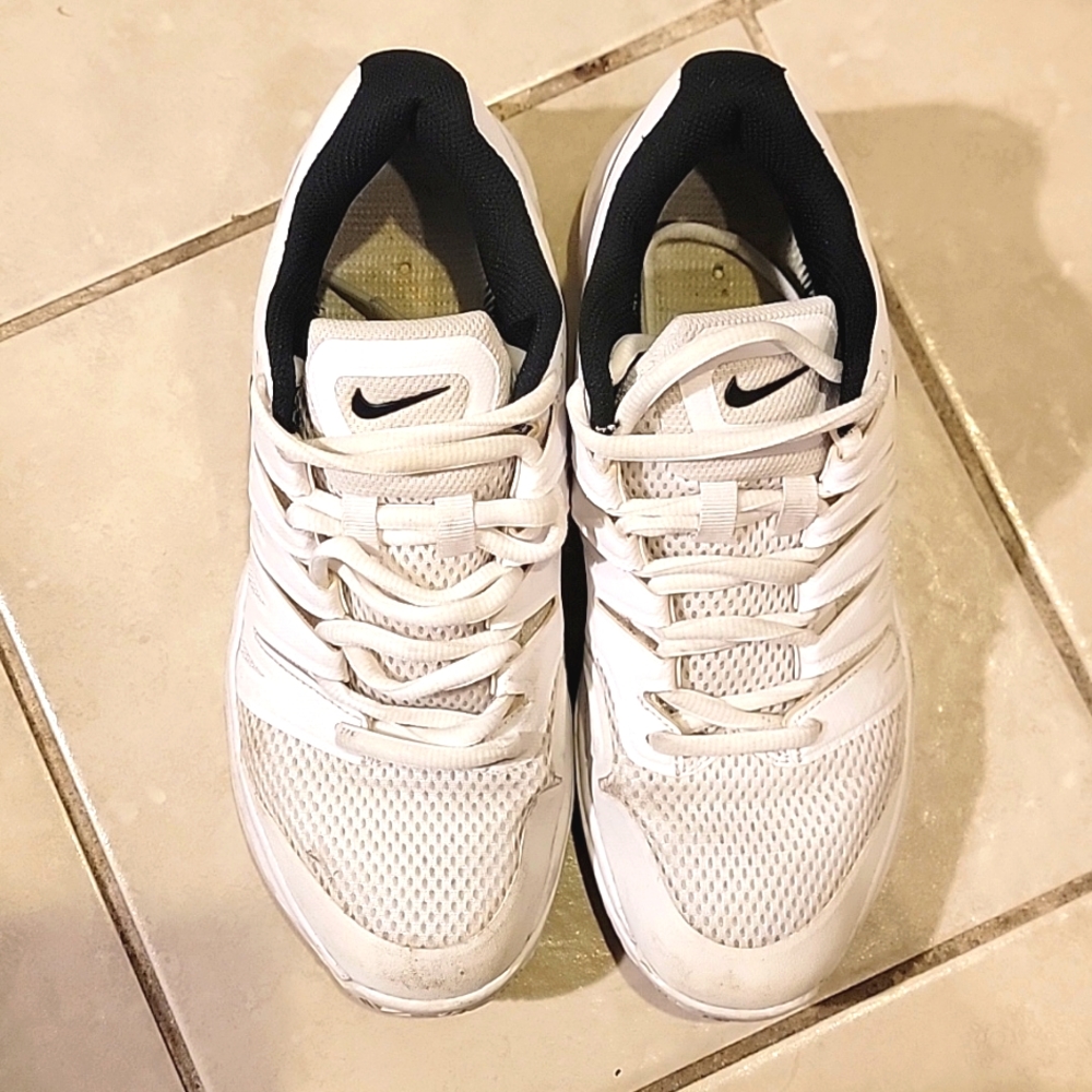 LAST DAY SALE - Nike White and Black Women's Sneakers
